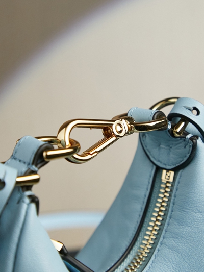 フェンディバッグ角部分ディテール